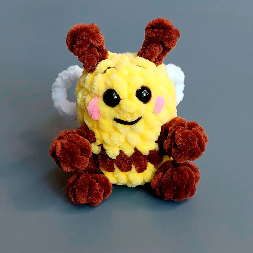 Пчелка Жужа