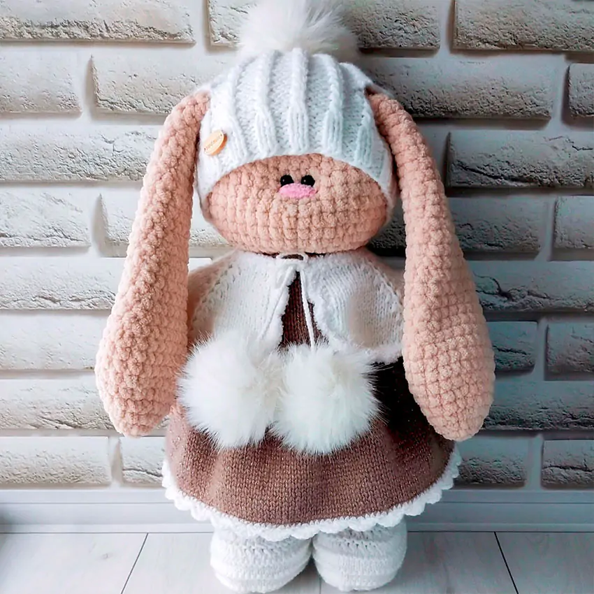 Зайка Плюша